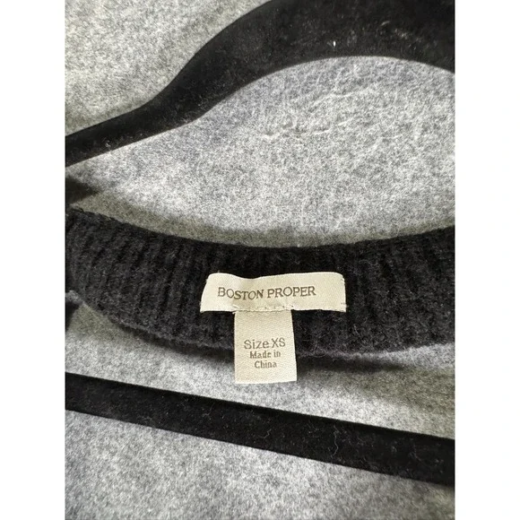 Boston Proper Womens XS‎ Black Lambswool Blend Studded Beaded V-Neck Sweater - Picture 3 of 8